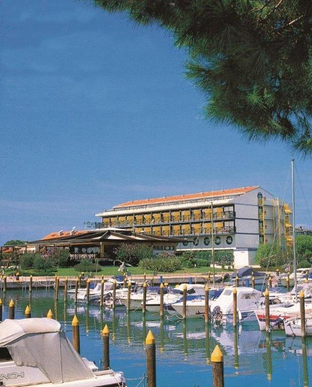 Hotel Marina Uno لينانو سابيادورو المظهر الخارجي الصورة