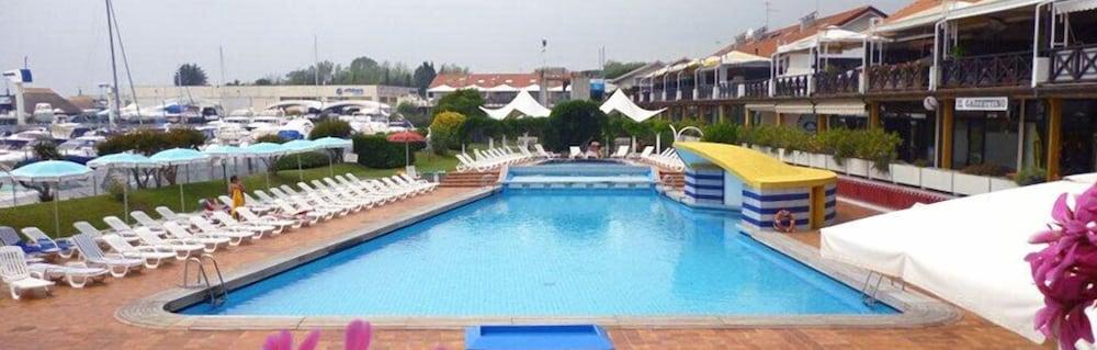Hotel Marina Uno لينانو سابيادورو المظهر الخارجي الصورة