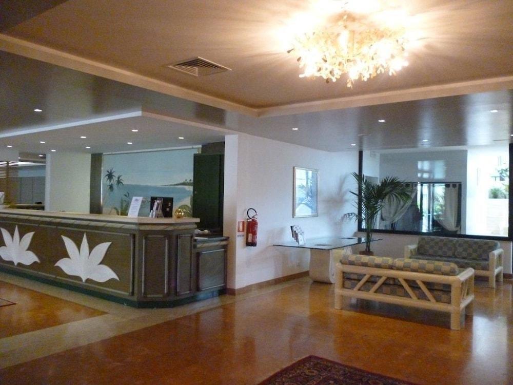 Hotel Marina Uno لينانو سابيادورو المظهر الخارجي الصورة